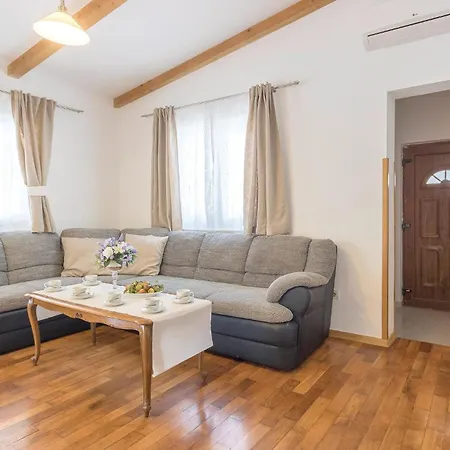 בית נופש 3 Bedroom Amazing In Sikici *