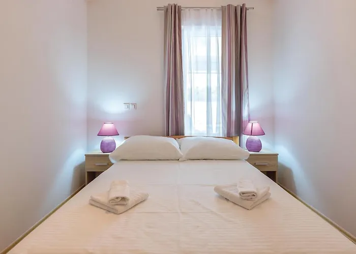 Dom wakacyjny 3 Bedroom Amazing In Sikici *