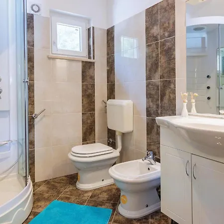 Dom wakacyjny 3 Bedroom Amazing In Sikici *