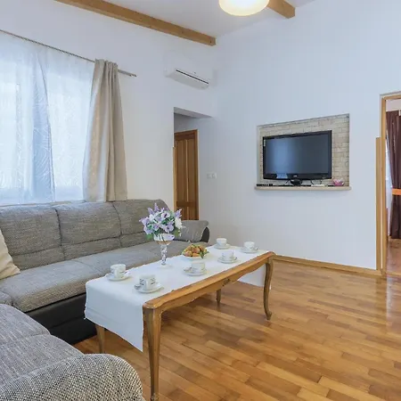 3 Bedroom Amazing In Sikici Prázdninový dům