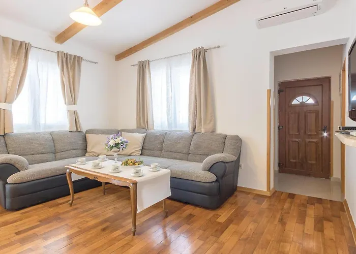 Holiday home 3 Bedroom Amazing In Sikici *