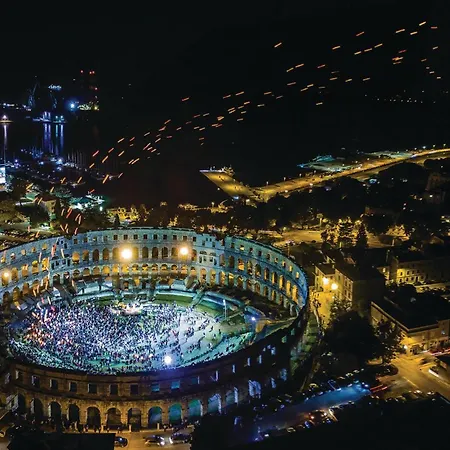 3 Bedroom Amazing In Sikici * Pula